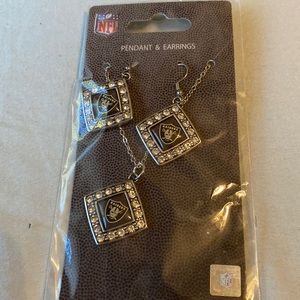 NFL-Pendant and Earrings Raiders. NWT